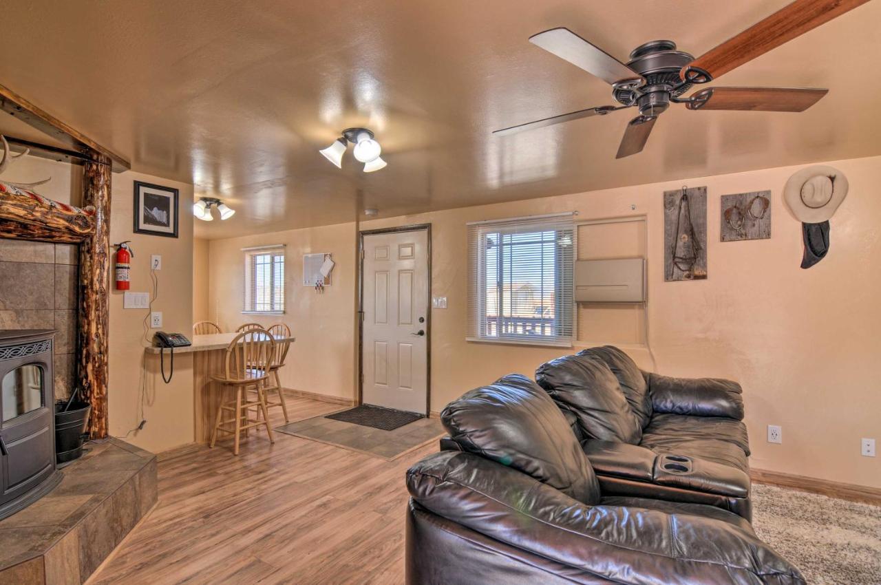 Cozy Home With Canyon Views 2 Mi To Grand Staircase Henrieville Exteriör bild