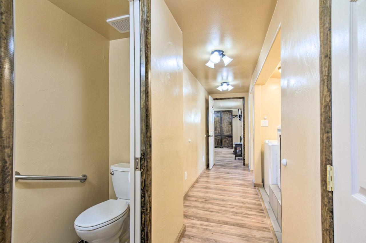 Cozy Home With Canyon Views 2 Mi To Grand Staircase Henrieville Exteriör bild