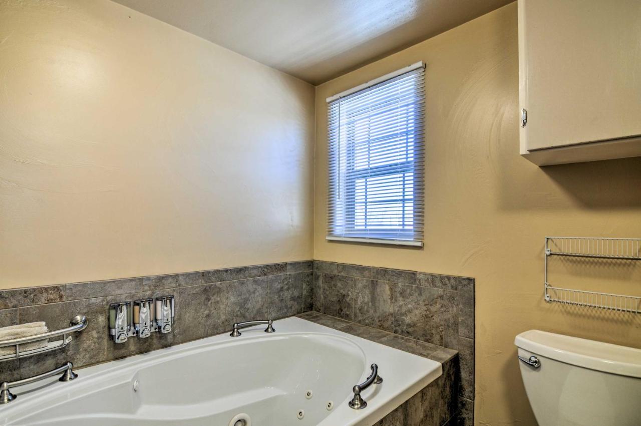 Cozy Home With Canyon Views 2 Mi To Grand Staircase Henrieville Exteriör bild