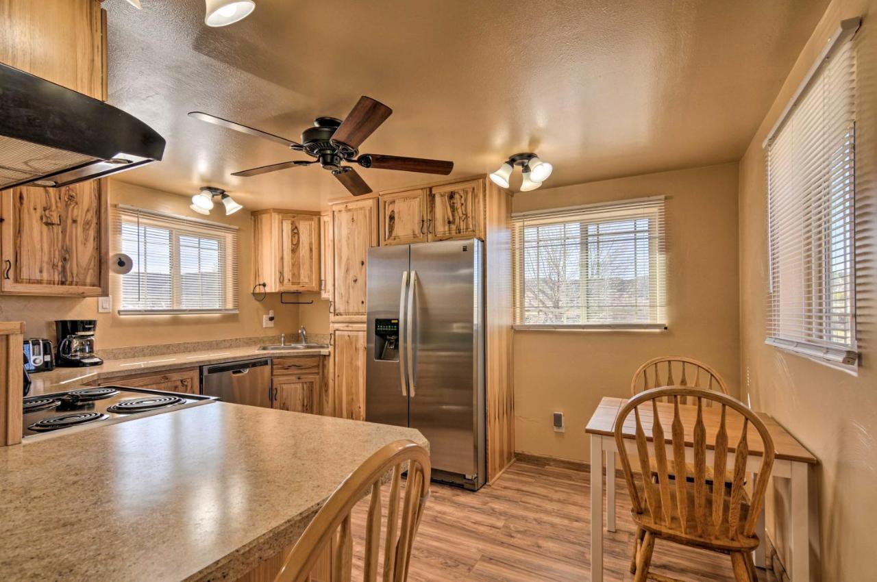 Cozy Home With Canyon Views 2 Mi To Grand Staircase Henrieville Exteriör bild